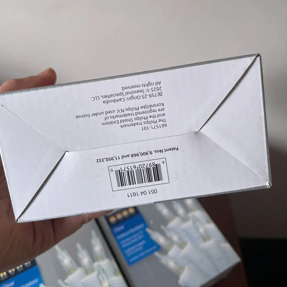 Philips 100-count clear incandescent mini string lights with a white wire - bund - Picture 5 of 6